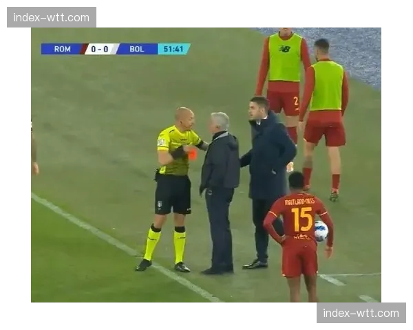 意甲裁判组走进小学,普及足球规则知识 意甲裁判组走进小学,普及足球规则知识