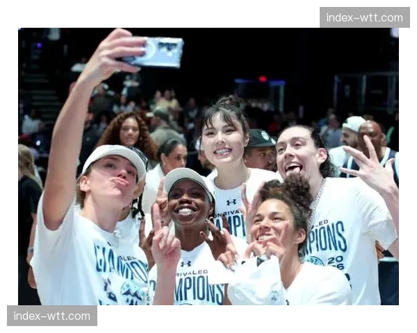 “我们也可以”公益项目携手WNBA球星，鼓励残疾女孩参与体育运动